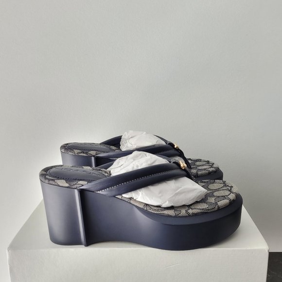 $128 *NEW* (9) Navy COACH Wedge Flip Flops - Picture 7 of 11